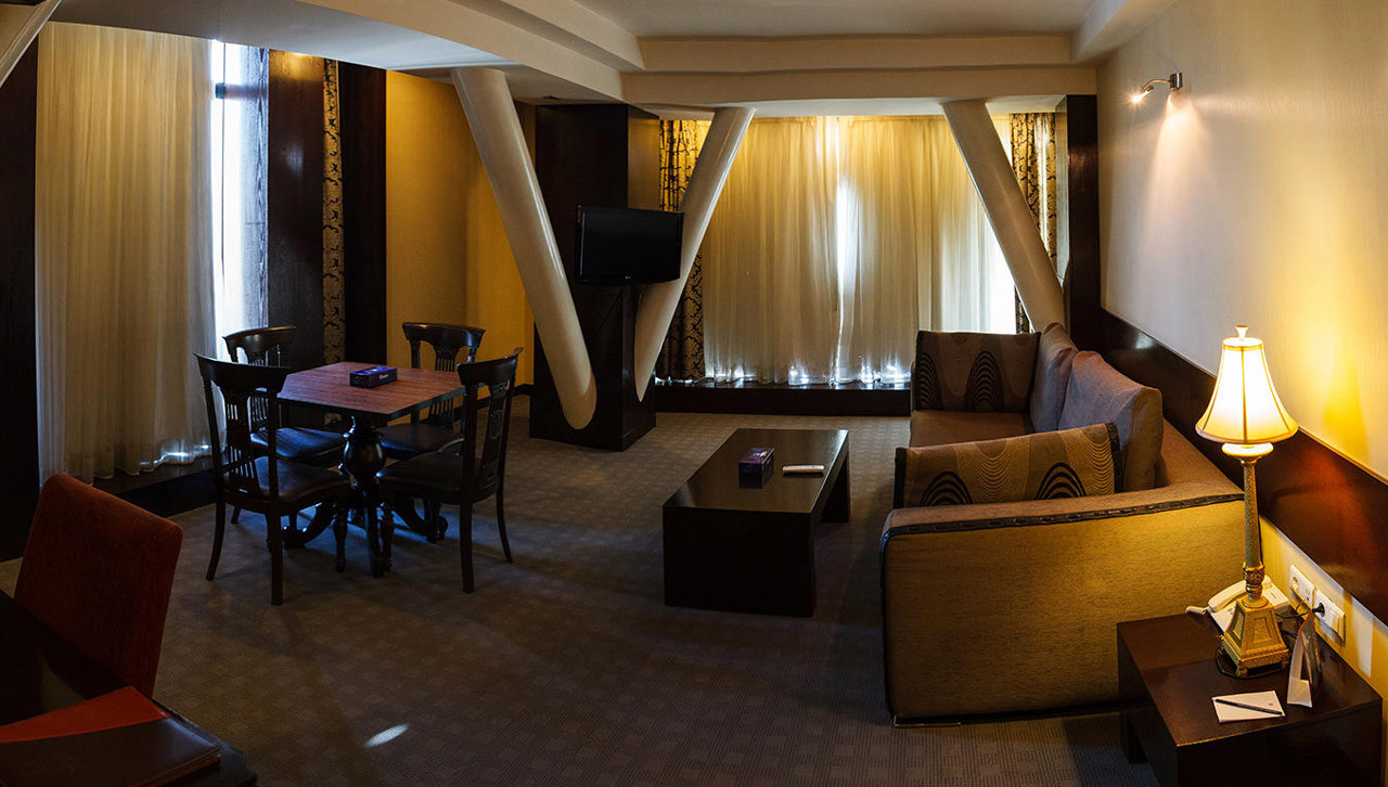 سوئیت یک خوابه دو تخته هتل چمران شیراز