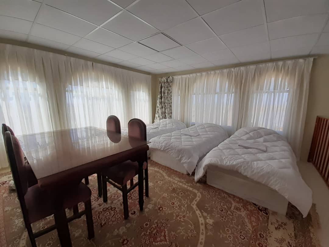 اتاقی در هتل نارنجستان طبس