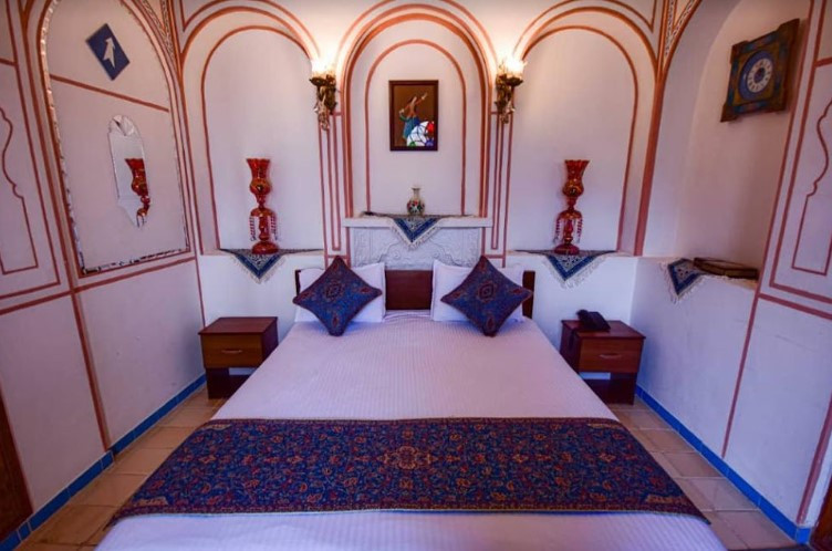 نمایی از اتاق دو تخته دابل هتل سنتی اصفهان