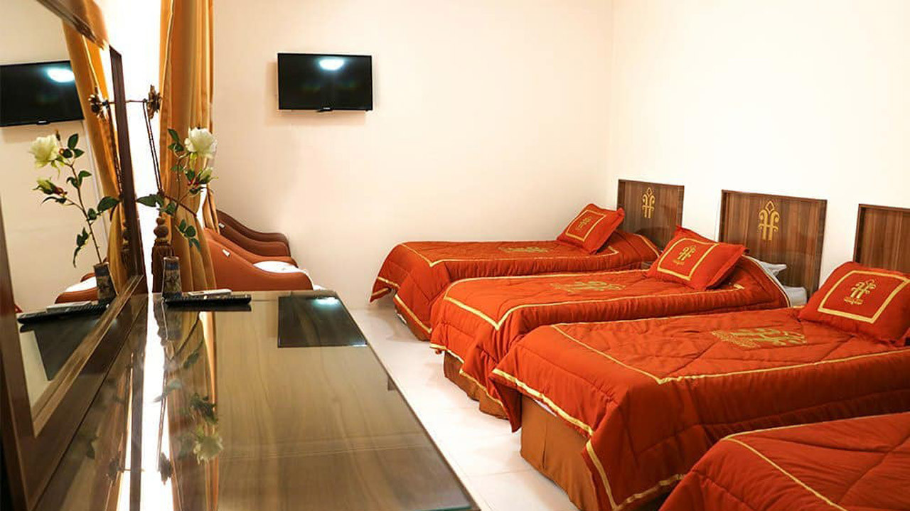 اتاق چهار تخته هتل فرهنگ یزد