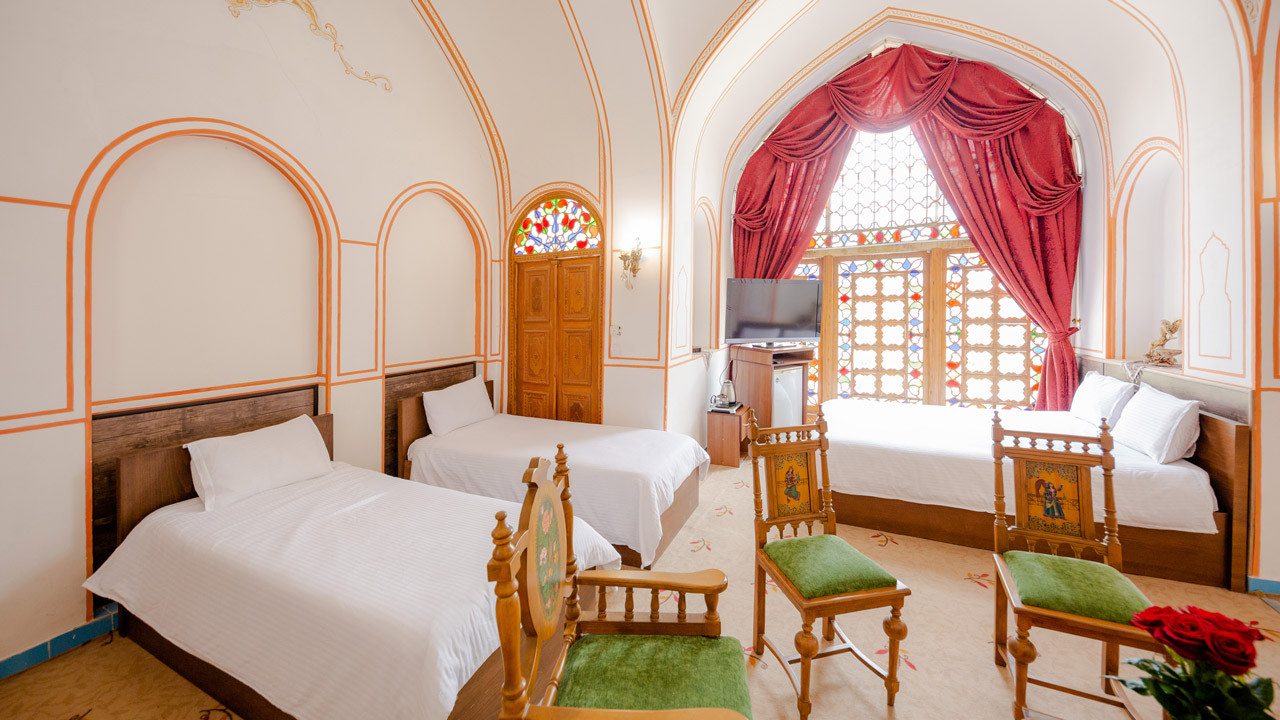 اتاق پنج تخته هتل سنتی اصفهان