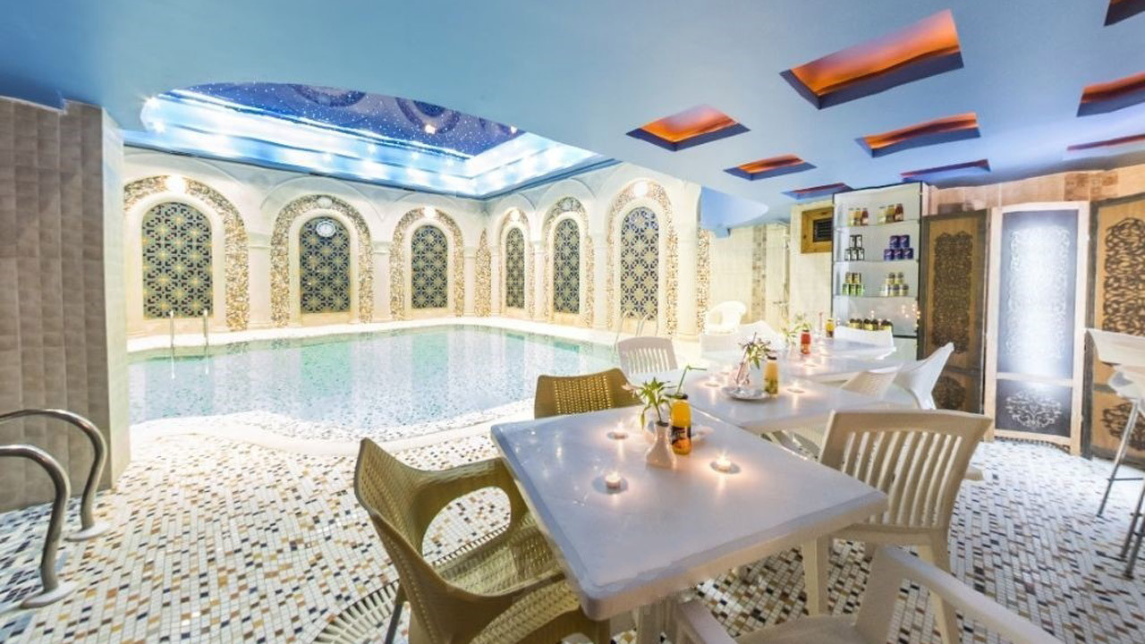 استخر هتل کریم خان زند شیراز