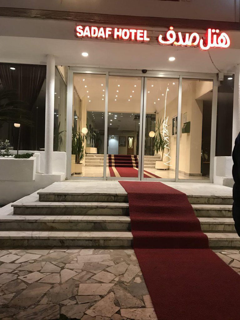 ورودی هتل صدف نوشهر