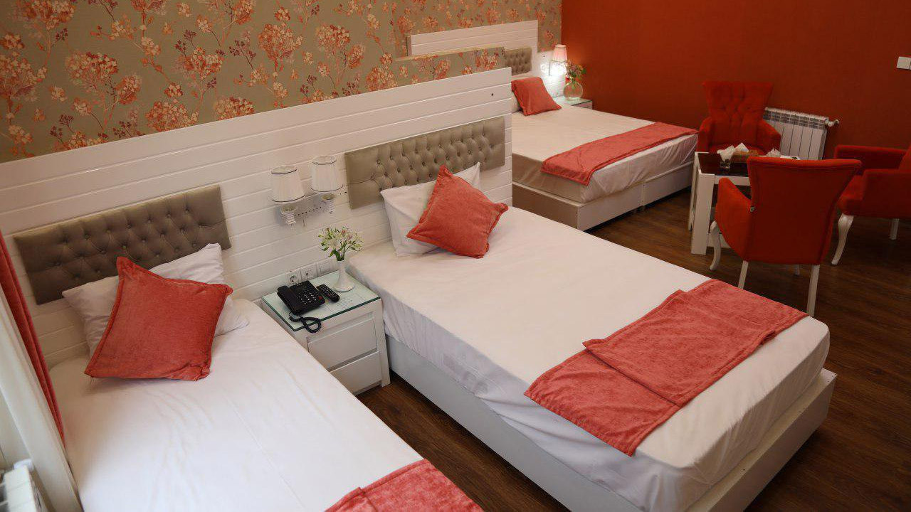 اتاق چهار تخته هتل ایرانیان قزوین