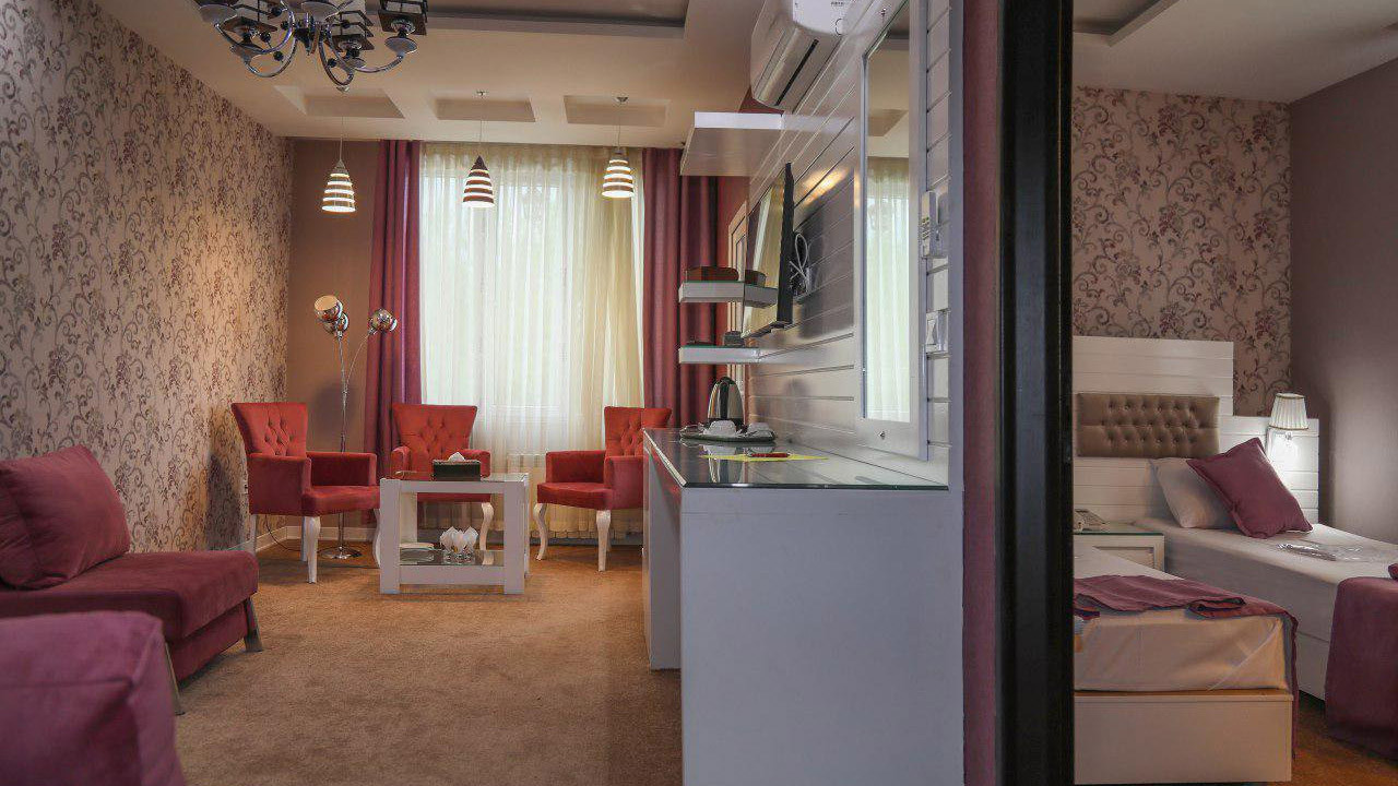 فضای داخلی اتاق های هتل ایرانیان قزوین