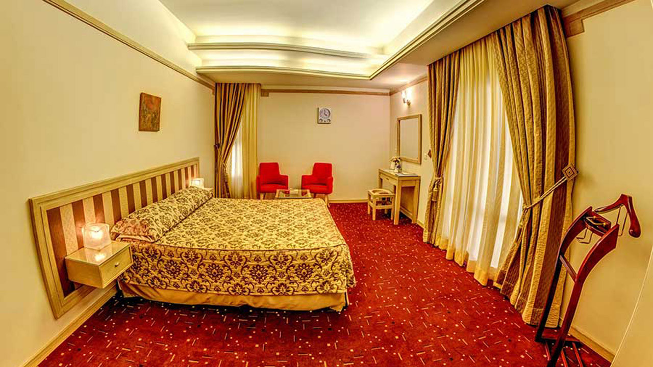 اتاقی در هتل باغ امیرکبیر اراک