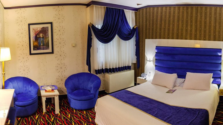 اتاق دو تخته هتل عالی قاپو اصفهان