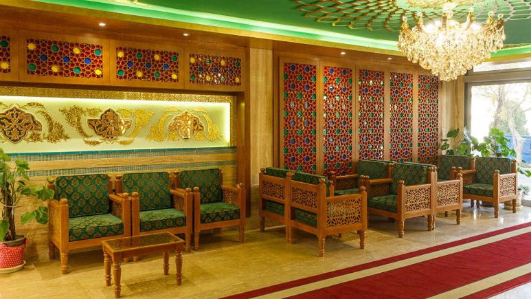 ماکانات هتل زنده رود اصفهان