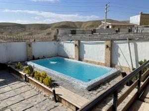 ویلا در مهرآباد خورین رودهن ویلا در مهرآباد خورین رودهن