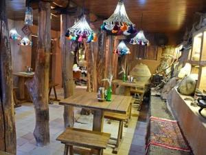 اقامتگاه بوم گردی وارگه امیدیه اسفراین اقامتگاه بوم گردی وارگه امیدیه اسفراین