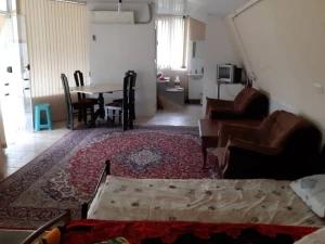 پنت هاوس گل لاله پنت هاوس گل لاله