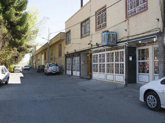 سوئیت در مطهری غربی یزد طبقه همکف سوئیت در مطهری غربی یزد طبقه همکف