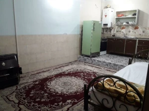 سوئیت آپارتمان یک خوابه در میدان شهید بهشت یزد طبقه بالای مغازه