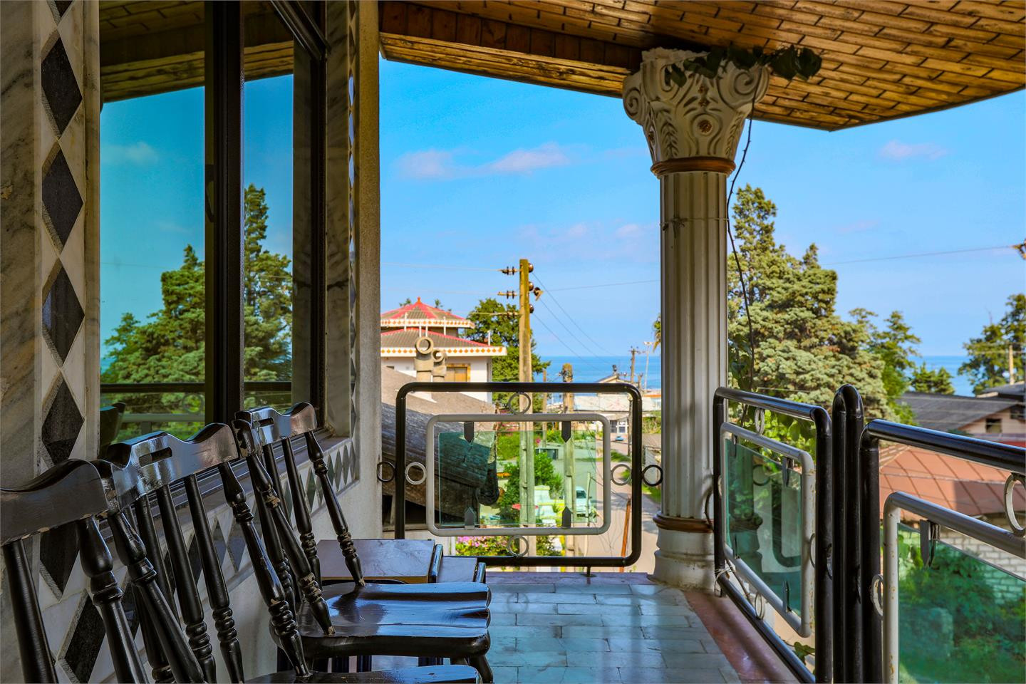 واحد دو خوابه ساحلی با دید در رامسر 