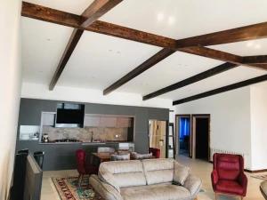 ویلا سه خوابه استخردار رو به دریا در نور ویلا سه خوابه استخردار رو به دریا در نور