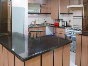 آپارتمان واحد 85 متری زرهی ۶ در شیراز آپارتمان واحد 85 متری زرهی ۶ در شیراز