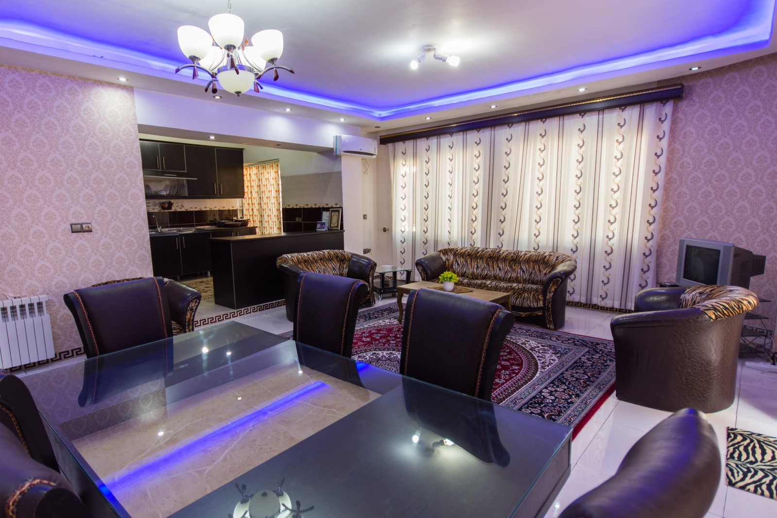 واحد۲ خوابه ساحلی بالکن بسمت دریا و کوه 