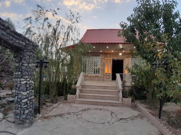 باغ ویلا استخردار در جاده سهیلیه باغ ویلا استخردار در جاده سهیلیه