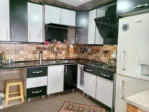 ویلا آرین در دریاچه اوان الموت قزوین یک ویلا آرین در دریاچه اوان الموت قزوین یک