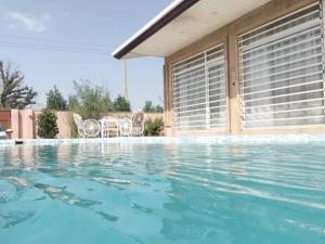 ویلا دو خوابه دارای استخر در چهارباغ ویلا دو خوابه دارای استخر در چهارباغ