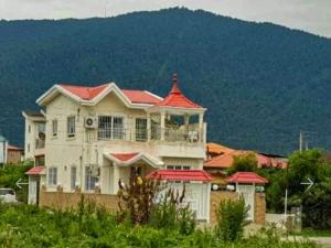 ویلا قصر سفید نمک آبرود ویلا قصر سفید نمک آبرود