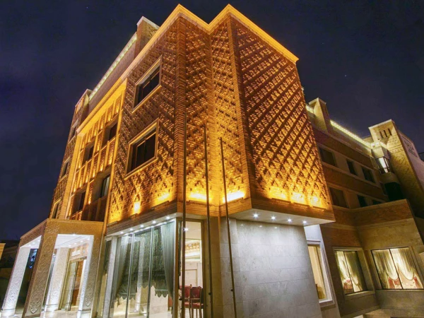 نمای بیرونی  هتل زندیه شیراز