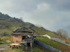 اقامتگاه بوم گردی لوتک تیار اقامتگاه بوم گردی لوتک تیار