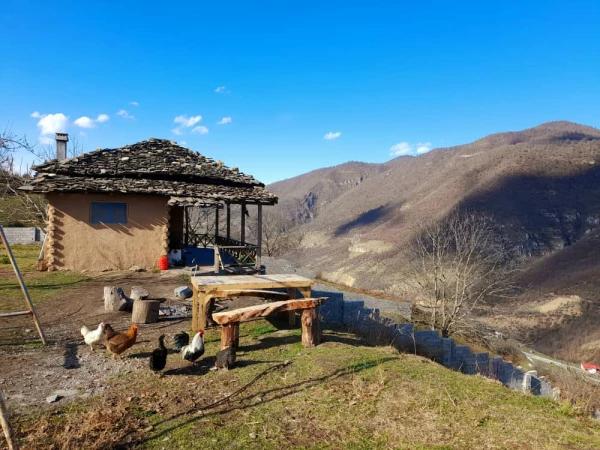 اقامتگاه بوم گردی لوتک تیار اقامتگاه بوم گردی لوتک تیار