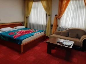 هتل لاله بناب هتل لاله بناب