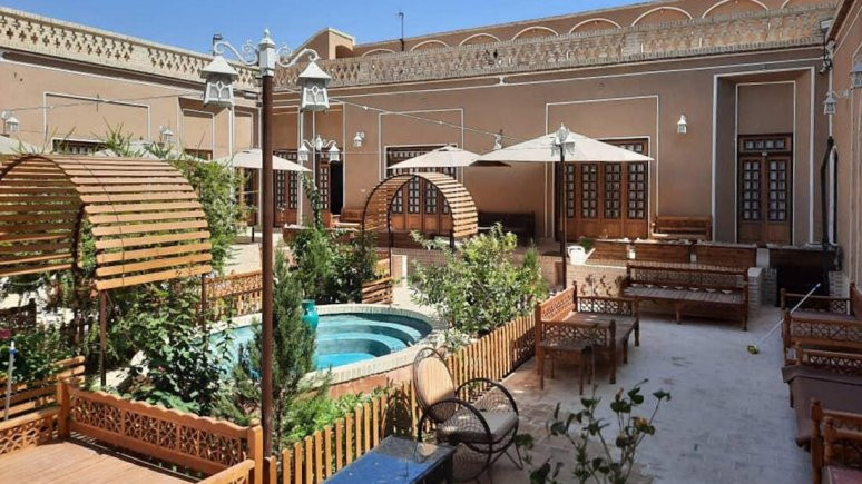 اقامتگاه سنتی پارسیک یزد