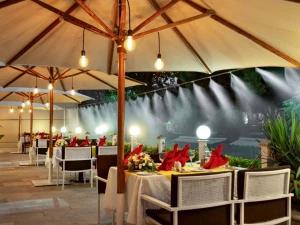 رستوران هتل پارسیان استقلال تهران رستوران هتل پارسیان استقلال تهران