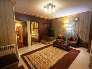 هتل آپارتمان زمرد مشهد هتل آپارتمان زمرد مشهد