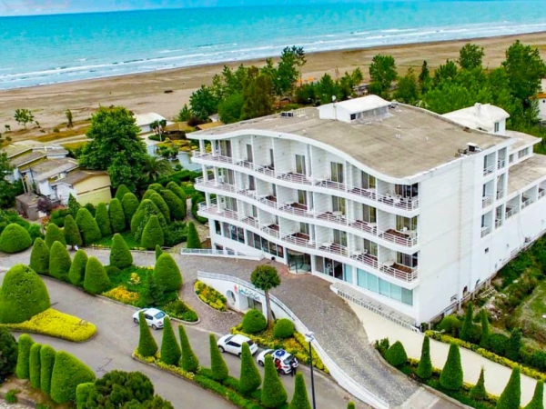 نمای بیرونی  هتل ستاره دریا چمخاله