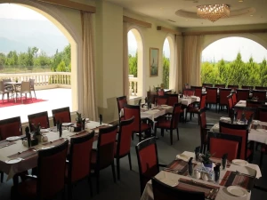 رستوران  هتل قصر بوتانیک گرگان