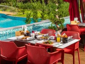 هتل کلاب مگا سرای بلک آنتالیا هتل کلاب مگا سرای بلک آنتالیا