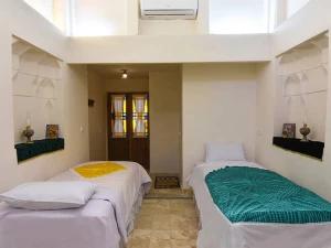 اقامتگاه بوم گردی ملک کاشان اقامتگاه بوم گردی ملک کاشان