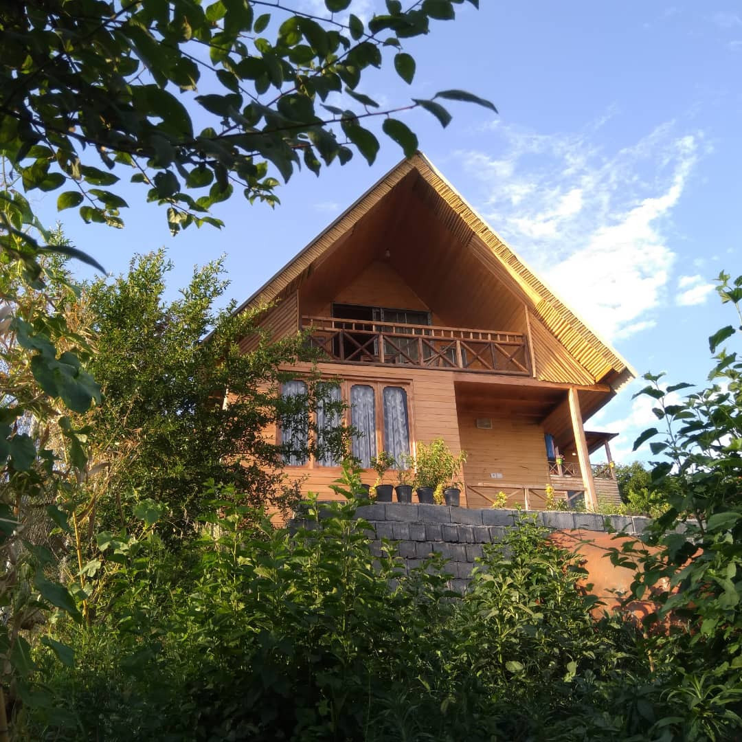 کلبه چوبی دو خوابه لفور