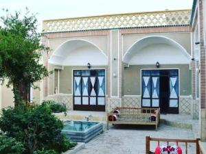 اقامتگاه سنتی مادر بزرگ ورزنه اقامتگاه سنتی مادر بزرگ ورزنه