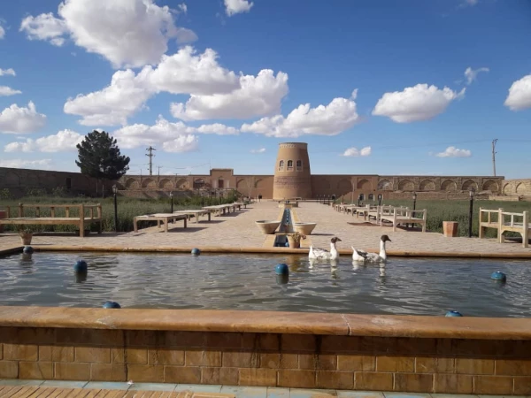 خانه باغ شاکر آران و بیدگل خانه باغ شاکر آران و بیدگل