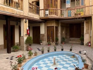 اقامتگاه بوم گردی شاعر زیبا شیراز