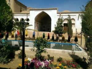 اقامتگاه بوم گردی جاوید نی ریز اقامتگاه بوم گردی جاوید نی ریز