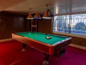 میزبیلیارد هتل پدیدار خزر رودسر میزبیلیارد هتل پدیدار خزر رودسر