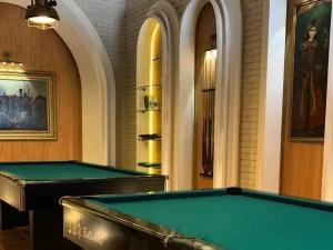 میزبیلیارد هتل جهان تهران میزبیلیارد هتل جهان تهران