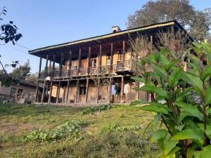 ویلا سنتی چوبی ننا رودبار ویلا سنتی چوبی ننا رودبار