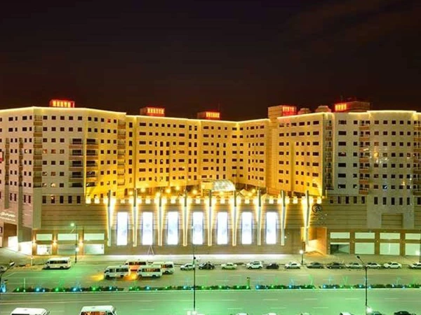نمای بیرونی  هتل آپارتمان ایزد مشهد