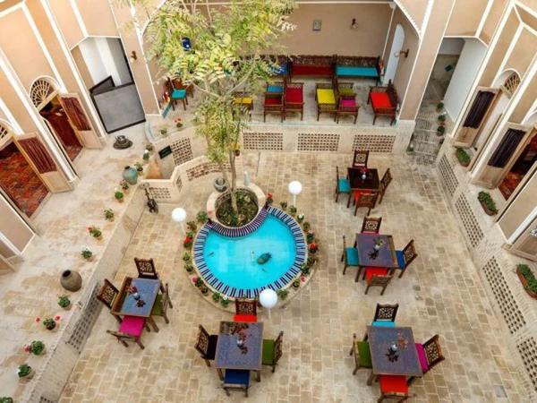 نمای بیرونی هتل سنتی ترنج سبز یزد نمای بیرونی هتل سنتی ترنج سبز یزد