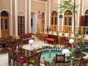 فضای داخلی هتل سنتی ترنج سبز یزد فضای داخلی هتل سنتی ترنج سبز یزد