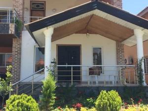 ويلا سه خوابه رویان ويلا سه خوابه رویان