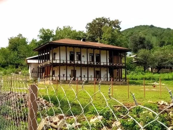 اقامتگاه بوم گردی پائیزان رشت اقامتگاه بوم گردی پائیزان رشت