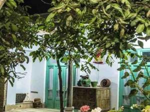 بوم گردی خانه جواهر بوئین و میاندشت بوم گردی خانه جواهر بوئین و میاندشت